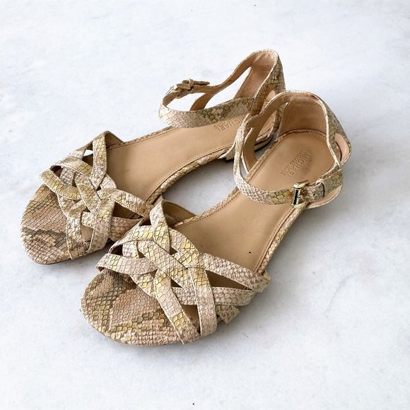 Michael Kors tan flat snake skin sandals (tan / beige / gold), ankle straps - Picture 4 of 7